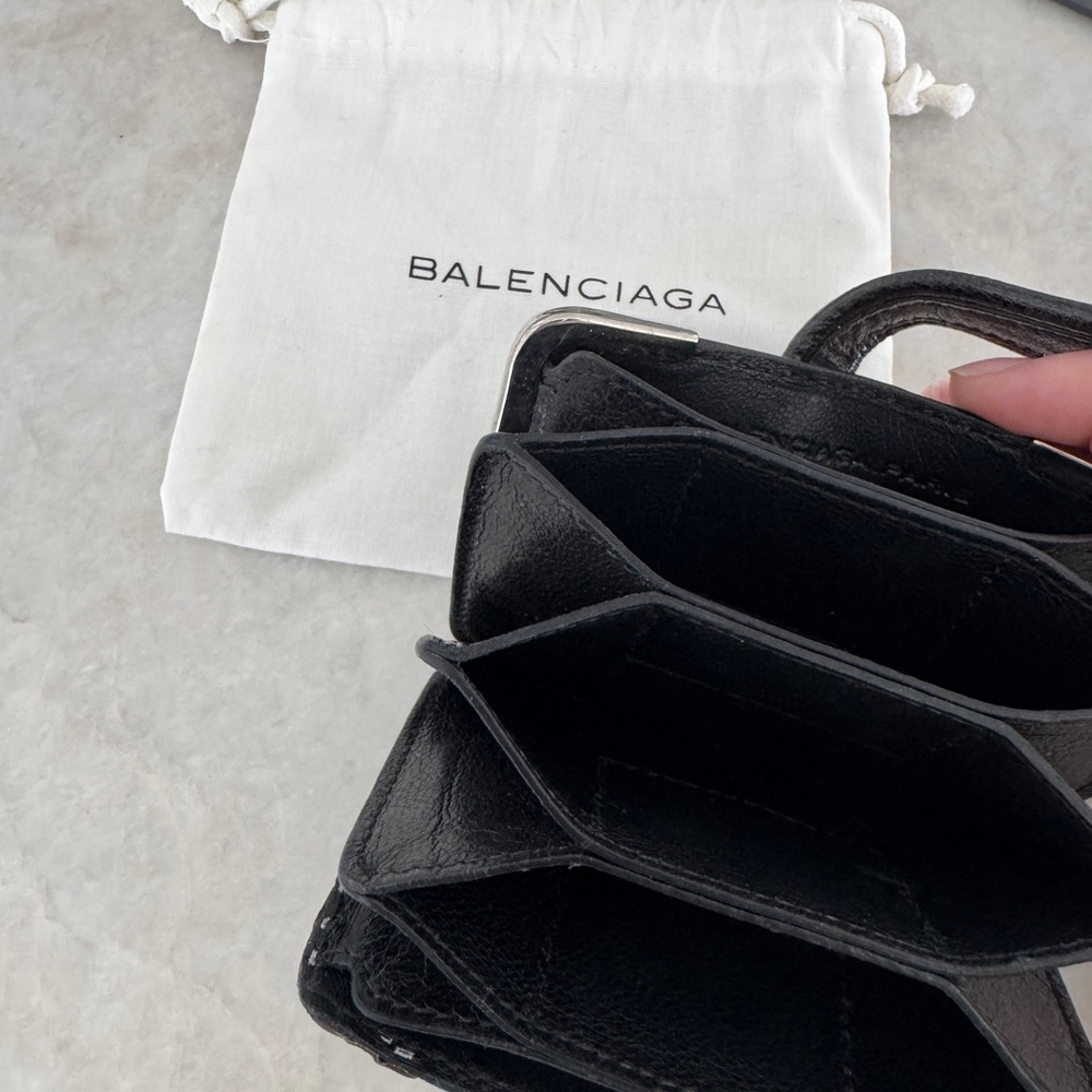 Balenciaga Black Leather Accordion Wallet - Picture 2 of 4